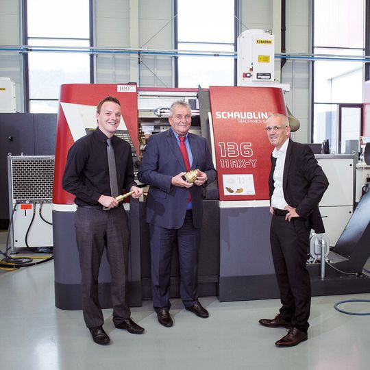 Douglas Spiesser, Verkaufsleiter Schaublin Machines SA: «Flexible Fertigung, 24 Stunden, sieben Tage die Woche bei mannarmer Bedienung ist das Ziel. » Douglas Spiesser, Verkaufsleiter Schaublin Machines SA: «Flexible Fertigung, 24 Stunden, sieben Tage die Woche bei mannarmer Bedienung ist das Ziel. »