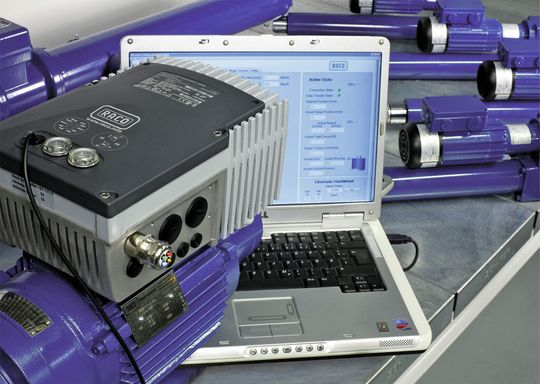 Mit dem Racomatic-Tool, einem PC-Windows-Programm, reduziert sich die Parametrierung von Steuerung und Geber auf wenige anwendungsspezifische Daten. Mit dem Racomatic-Tool, einem PC-Windows-Programm, reduziert sich die Parametrierung von Steuerung und Geber auf wenige anwendungsspezifische Daten.