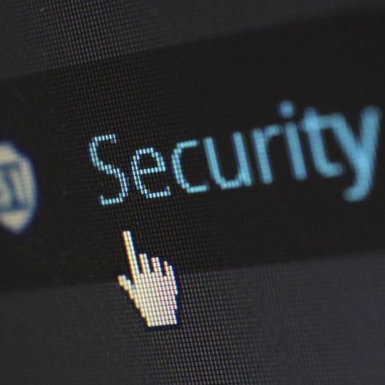 Es häufen sich die Meldungen, wonach Internetkriminelle oder gar Geheimdienste deutsche IT-Systeme gezielt attackieren. Es häufen sich die Meldungen, wonach Internetkriminelle oder gar Geheimdienste deutsche IT-Systeme gezielt attackieren.