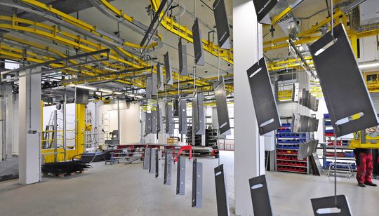 Die Pulverbeschichtungsanlage gehört europaweit zu den modernsten. Die Pulverbeschichtungsanlage gehört europaweit zu den modernsten.