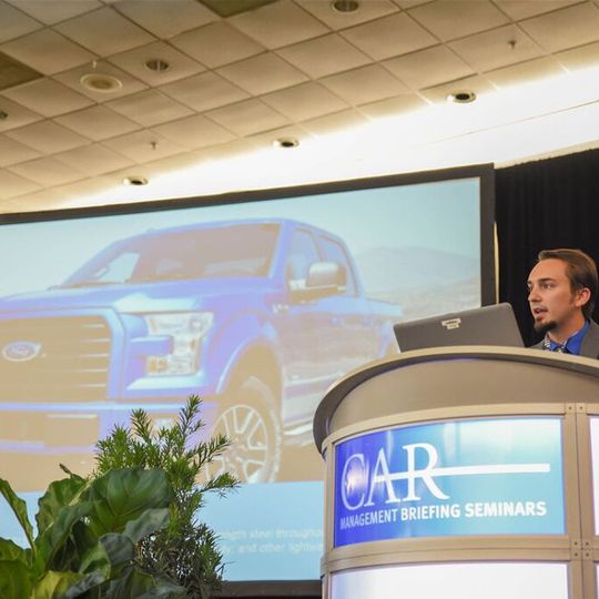 Altair verlieh den diesjährigen Enlighten Award an Ford, die beim Pickup F-150 enorme Gewichtseinsparungen durch Leichtbau erreichten. Altair verlieh den diesjährigen Enlighten Award an Ford, die beim Pickup F-150 enorme Gewichtseinsparungen durch Leichtbau erreichten.