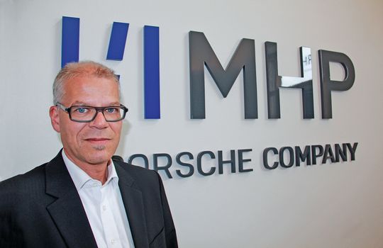 Elektrotechnik-Ingenieur mit Promotion im Maschinenbau, schon lange MM-Leser, heute Associated Partner: Dr. Oliver Kelkar. Elektrotechnik-Ingenieur mit Promotion im Maschinenbau, schon lange MM-Leser, heute Associated Partner: Dr. Oliver Kelkar.