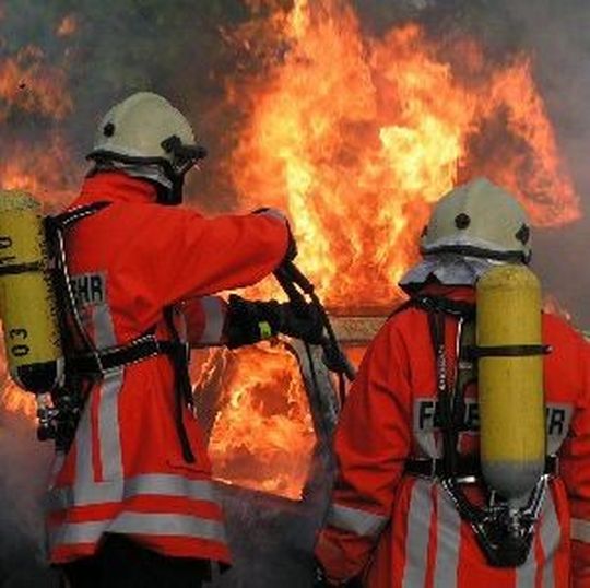 Nach fünf Stunden konnten die Einsatzkräfte das Feuer unter Kontrolle bringen.