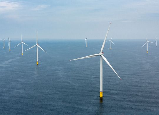 Das britische Offshore Windkraftwerk Westermost Rough versorgt mehr als 150.000 britische Haushalte mit klimafreundlichem Strom. Der Rotordurchmesser beträgt 154 m. Das britische Offshore Windkraftwerk Westermost Rough versorgt mehr als 150.000 britische Haushalte mit klimafreundlichem Strom. Der Rotordurchmesser beträgt 154 m.