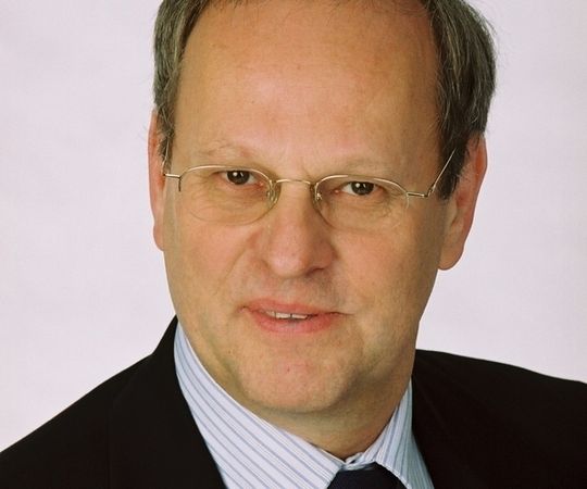 Edbill Grote, Geschäftsführer, HTV: „Unser neu entwickeltes Thermisch-Absorptives-Begasungsverfahren verhindert nahezu vollständig und äußerst langfristig Korrosions- und Oxidationsbildung.“ Edbill Grote, Geschäftsführer, HTV: „Unser neu entwickeltes Thermisch-Absorptives-Begasungsverfahren verhindert nahezu vollständig und äußerst langfristig Korrosions- und Oxidationsbildung.“