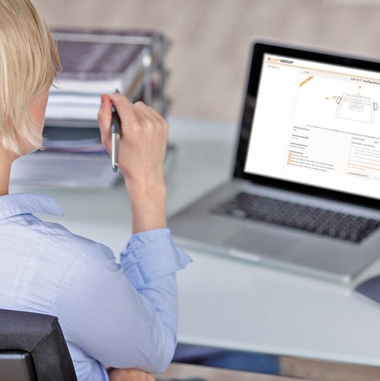 Die Auswahl der gewünschten Steckeroptionen nimmt der Kunde selbst über den Epic-Gehäusekonfigurator vor.