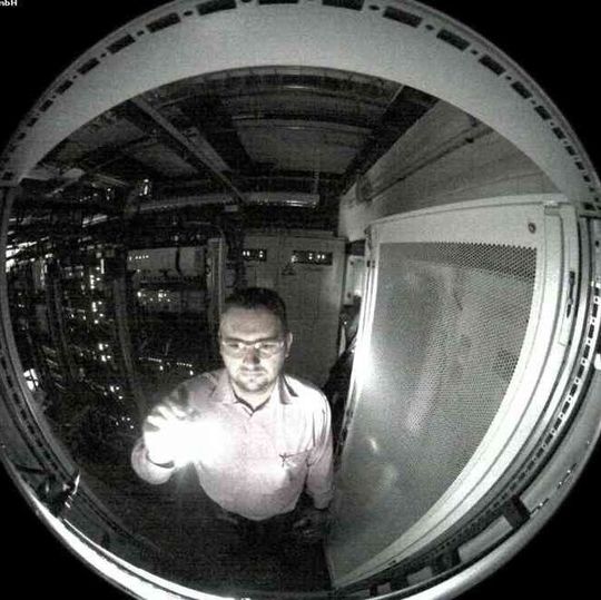 Angriff von innen? Dieses Auge sieht alles!