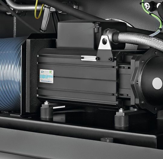 Beim innovativen Antriebssystem activeDrive von Sumitomo ermöglichen ein frequenzgeregelter Hochleistungsmotor in Verbindung mit einer Hydraulikpumpe eine höhere Geschwindigkeit und Energieeffizienz. Diese Anlage wird auf der Hybrid Expo in Stuttgart ein Highlight des Sumitomo-Auftritts sein. Beim innovativen Antriebssystem activeDrive von Sumitomo ermöglichen ein frequenzgeregelter Hochleistungsmotor in Verbindung mit einer Hydraulikpumpe eine höhere Geschwindigkeit und Energieeffizienz. Diese Anlage wird auf der Hybrid Expo in Stuttgart ein Highlight des Sumitomo-Auftritts sein.