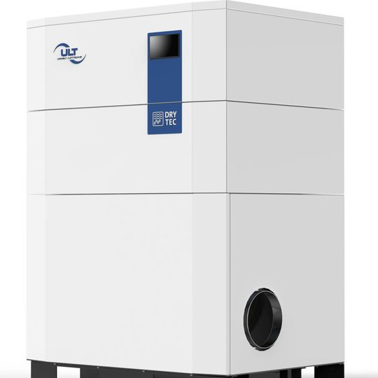 Neben leichtem Transport-Handling bietet der Trockner die Möglichkeit der Energierückgewinnung durch einen integrierten Wärmetauscher.