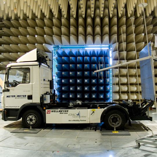 20 Jahre Kompetenz bei der Prüfung der elektromagnetischen Verträglichkeit hat die Dortmunder EMC Test NRW GmbH. 20 Jahre Kompetenz bei der Prüfung der elektromagnetischen Verträglichkeit hat die Dortmunder EMC Test NRW GmbH.