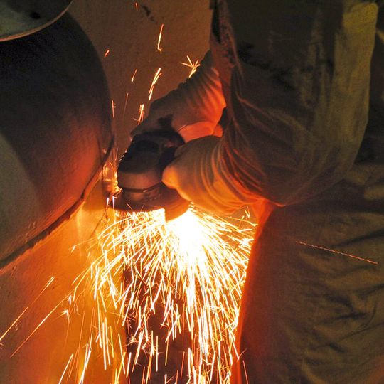 Wird ein KKW demontiert, kommen überall da, wo keine Kontamination vorliegt, herkömmliche Trennverfahren zum Einsatz.