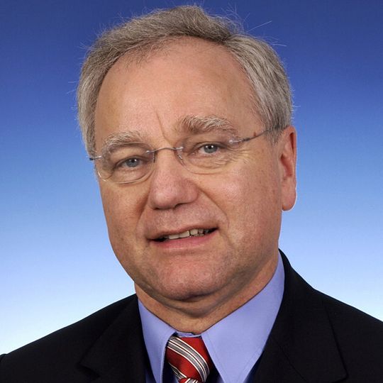 Hans-Christian Maaß übernimmt ab 1. September 2015 die Leitung des Berliner Büros für die Schaeffler Gruppe. Hans-Christian Maaß übernimmt ab 1. September 2015 die Leitung des Berliner Büros für die Schaeffler Gruppe.