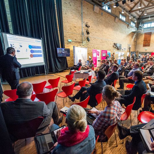 Das ITT-Event von Trimble konzentriert sich dieses Jahr auf Effizienz- und Nachhaltigkeitssteigerung durch innovative IT-Systeme. Das ITT-Event von Trimble konzentriert sich dieses Jahr auf Effizienz- und Nachhaltigkeitssteigerung durch innovative IT-Systeme.