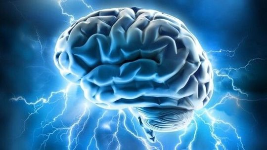 Mit dem Gehirn steuern wir unseren Körper, doch mit einem Brain Computer Interface (BCI) kann mit der Kraft der Gedanken sogar ein Exoskelett gesteuert werden. Mit dem Gehirn steuern wir unseren Körper, doch mit einem Brain Computer Interface (BCI) kann mit der Kraft der Gedanken sogar ein Exoskelett gesteuert werden.