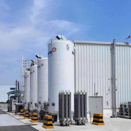 The new specialty gases plant in eastern Chinese city of Suzhou will in future serve as a production and logistics centre for Messer in China. The new specialty gases plant in eastern Chinese city of Suzhou will in future serve as a production and logistics centre for Messer in China.