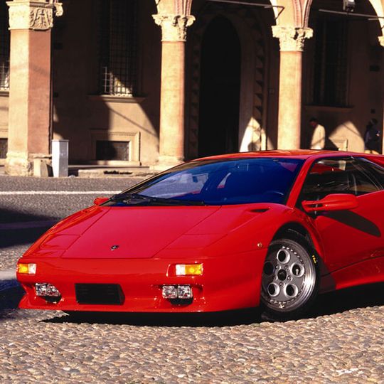 Der Lamborghini Diablo betrat 1990 als Nachfolger des Countach die Bühne.