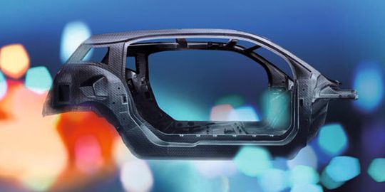 Der BMW i3 ist das erste Serienauto mit einer Fahrgastzelle aus Carbon. Der Werkstoff ist bis zu 50 Prozent leichter als herkömmliche Materialien.