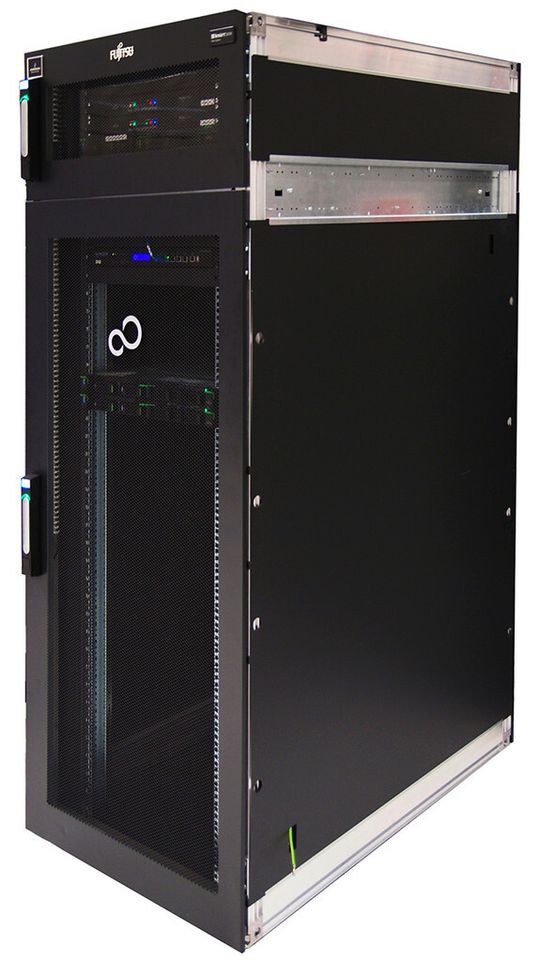 Seitenansicht des neuen Racks zur Erhöhung der Sicherheit im Datacenter