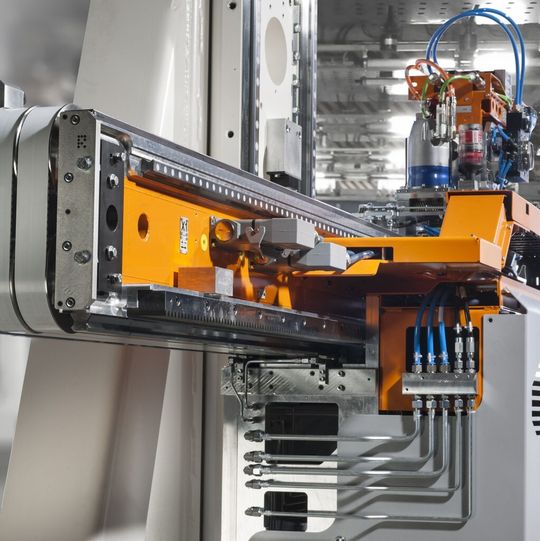 Die Compact-Transfer-Systeme bestehen aus zwei identischen Servo-Antriebsbaugruppen, die sehr schnelle Taktzeiten erreichen. Die Compact-Transfer-Systeme bestehen aus zwei identischen Servo-Antriebsbaugruppen, die sehr schnelle Taktzeiten erreichen.
