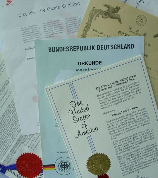 In der globalen Wissens- und Informationsgesellschaft gewinnt der Handel mit Patentlizenzen immer größere Bedeutung In der globalen Wissens- und Informationsgesellschaft gewinnt der Handel mit Patentlizenzen immer größere Bedeutung