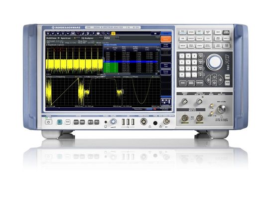 Der R&S FSW85 von Rohde & Schwarz deckt Frequenzen von 2 Hz bis 85 GHz in einem Sweep ab. Der R&S FSW85 von Rohde & Schwarz deckt Frequenzen von 2 Hz bis 85 GHz in einem Sweep ab.