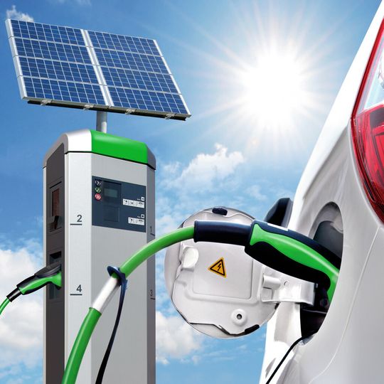 Sonne tanken: reduziert Flottenverbräuche und Emissionswerte Sonne tanken: reduziert Flottenverbräuche und Emissionswerte