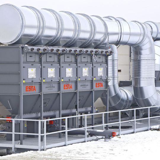 Als Brand- und Explosionsschutzmaßnahme sind die Filtermodule mit Berstscheiben und einer Pulverlöschanlage ausgestattet. Als Brand- und Explosionsschutzmaßnahme sind die Filtermodule mit Berstscheiben und einer Pulverlöschanlage ausgestattet.