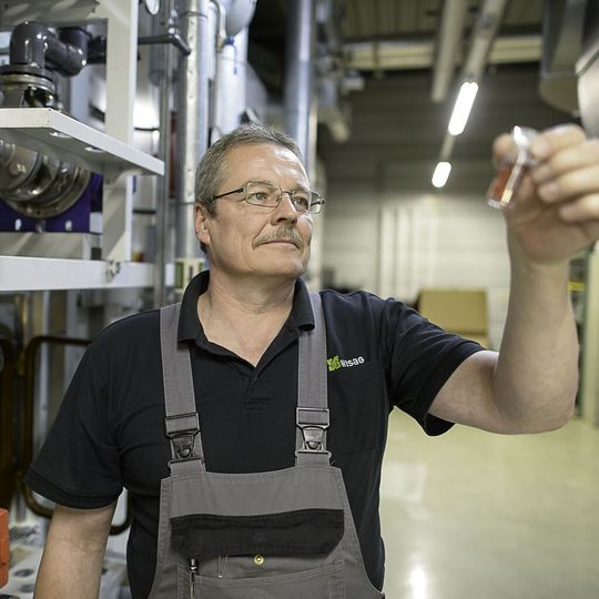 Die Wisag-Spezialisten übernehmen die Durchführung der Gefährdungsbeurteilung. Dabei erfassen sie im Rahmen einer Bestandsaufnahme die örtlichen und hygienischen Gegebenheiten und beurteilen die Betriebszustände der Anlage. Die Wisag-Spezialisten übernehmen die Durchführung der Gefährdungsbeurteilung. Dabei erfassen sie im Rahmen einer Bestandsaufnahme die örtlichen und hygienischen Gegebenheiten und beurteilen die Betriebszustände der Anlage.