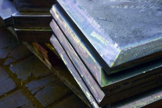 Die Kanten-Qualität steht im Fokus: Es darf nicht vorkommen, dass Brennkerben beim Aufschweißen noch weiter ins Material hineinlaufen. Bild: Fecht Die Kanten-Qualität steht im Fokus: Es darf nicht vorkommen, dass Brennkerben beim Aufschweißen noch weiter ins Material hineinlaufen. Bild: Fecht