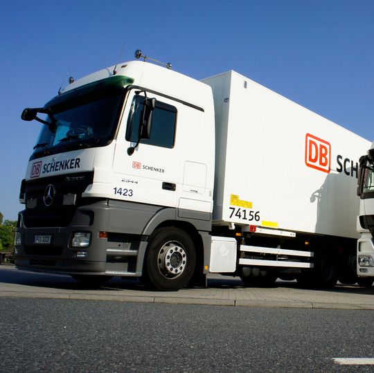 Die Schenker nutzt im Multi-User-Zentrum Radeberg bei Dresden das Zeitfenstermanagement-System Time Slot von Cargoclix. Die Schenker nutzt im Multi-User-Zentrum Radeberg bei Dresden das Zeitfenstermanagement-System Time Slot von Cargoclix.