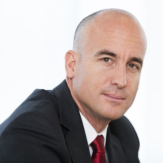 Christian Baur hat zum 1. September 2015 die alleinige Führung der Division „Warehouse & Distribution Solutions“ (WDS) bei Swisslog übernommen. Christian Baur hat zum 1. September 2015 die alleinige Führung der Division „Warehouse & Distribution Solutions“ (WDS) bei Swisslog übernommen.