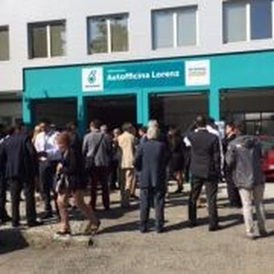 Petronas erster italienischer Flagship-Store geht an den Start. Petronas erster italienischer Flagship-Store geht an den Start.
