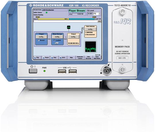 Live-Spektren aufzeichnen: Der I/Q-Datenrekorder R&S IQR zeichnet die digitale Modulation (Basisband) auf, welche das Spektrum erzeugt. Live-Spektren aufzeichnen: Der I/Q-Datenrekorder R&S IQR zeichnet die digitale Modulation (Basisband) auf, welche das Spektrum erzeugt.