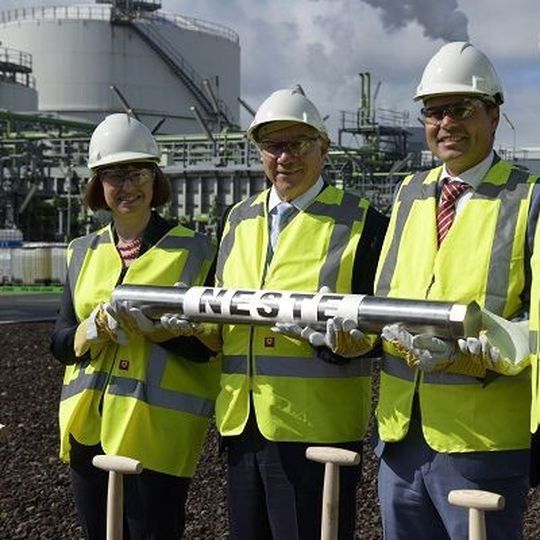 Baubeginn für die erste Bio-LPG-Anlage der Welt in Rotterdam. Baubeginn für die erste Bio-LPG-Anlage der Welt in Rotterdam.