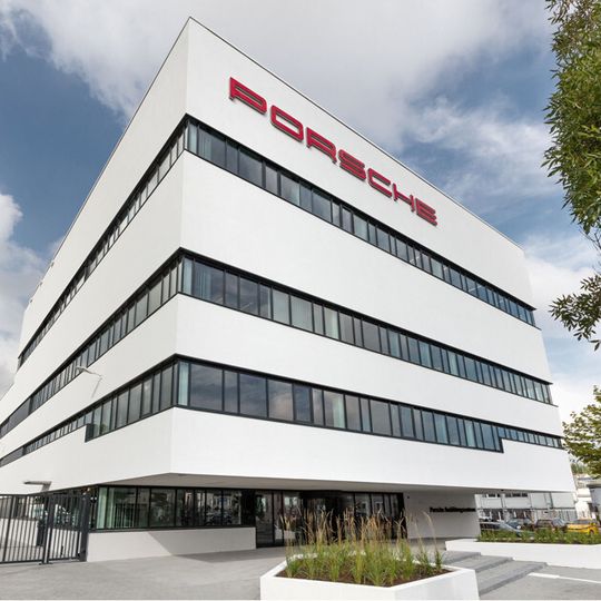 Mit Beginn des neuen Ausbildungsjahres eröffnet der Autobauer Porsche ein Ausbildungszentrum in Zuffenhausen. Mit Beginn des neuen Ausbildungsjahres eröffnet der Autobauer Porsche ein Ausbildungszentrum in Zuffenhausen.