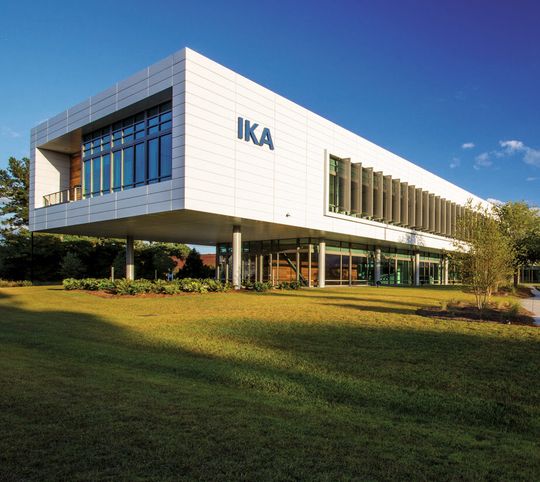 Ika eröffnete in Wilmington seine neuen Büro- und Produktionsstätten und feierte gleichzeitig das 30-jährige Bestehen von IKA Works, der amerikanischen Niederlassung. Ika eröffnete in Wilmington seine neuen Büro- und Produktionsstätten und feierte gleichzeitig das 30-jährige Bestehen von IKA Works, der amerikanischen Niederlassung.