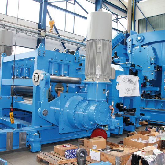 Weil Kinkele diese Menge und Komplexität wie bei dieser Spiralrohrmaschine beherrscht, ist der Auftragsfertiger einzigartig. Seine Einkaufs- und Logistikabteilung managt alle Einzelteile und schafft es, diese in der Montage zusammenzuführen. Weil Kinkele diese Menge und Komplexität wie bei dieser Spiralrohrmaschine beherrscht, ist der Auftragsfertiger einzigartig. Seine Einkaufs- und Logistikabteilung managt alle Einzelteile und schafft es, diese in der Montage zusammenzuführen.