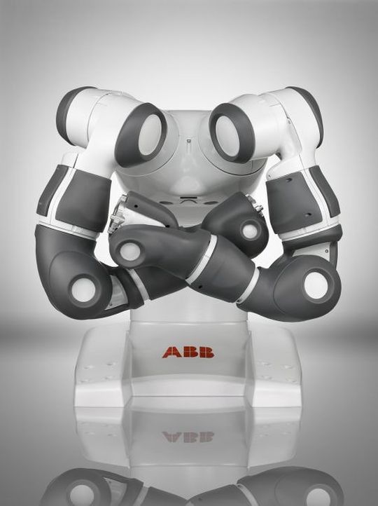 You and Me: Der zweiarmige Roboter verspricht neue Fortschritte bei der Sicherheit in der Mensch-Maschine-Kollaboration. You and Me: Der zweiarmige Roboter verspricht neue Fortschritte bei der Sicherheit in der Mensch-Maschine-Kollaboration.
