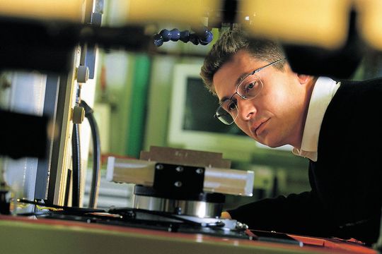 GF Machining Solutions plant in Biel eine neue Produktionsstätte. Mit dem neuen Werk werden in der Stadt Biel rund 460 hoch qualifizierte Arbeitsplätze geschaffen. GF Machining Solutions plant in Biel eine neue Produktionsstätte. Mit dem neuen Werk werden in der Stadt Biel rund 460 hoch qualifizierte Arbeitsplätze geschaffen.