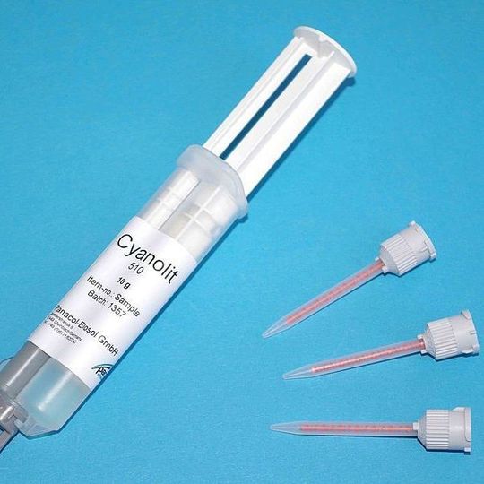Panacol erweitert ihr Sortiment an Sekundenklebstoffen um drei neu entwickelte 2-Komponenten-Klebstoffe auf Cyanacrylat-Basis. Panacol erweitert ihr Sortiment an Sekundenklebstoffen um drei neu entwickelte 2-Komponenten-Klebstoffe auf Cyanacrylat-Basis.