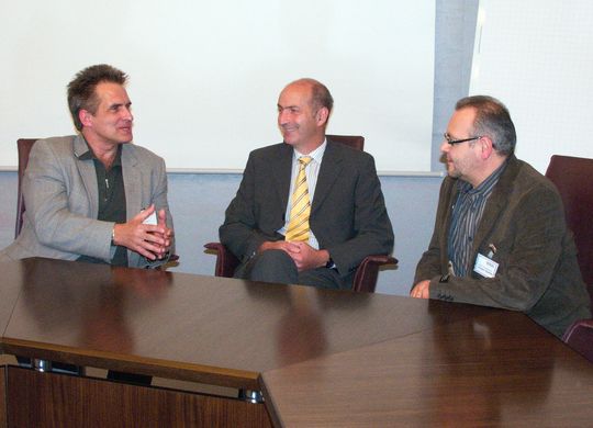 V.l.n.r.: Reinhard Stück (Team Leader Europe, TBM Europe), Dr. Martin Hohenstatt (Director Company Division Process Instrumentation, Wika), Jürgen Spieler (Kaizen Manager, Wika) Bilder: Schreier V.l.n.r.: Reinhard Stück (Team Leader Europe, TBM Europe), Dr. Martin Hohenstatt (Director Company Division Process Instrumentation, Wika), Jürgen Spieler (Kaizen Manager, Wika) Bilder: Schreier