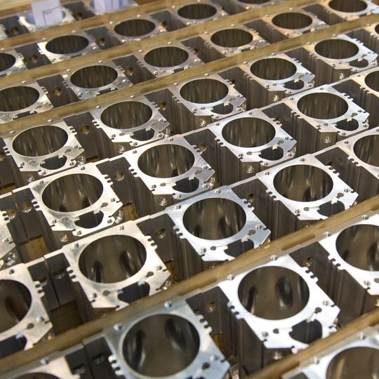 30.000 Ventilgehäuse für Türen produziert Aluline pro Jahr.