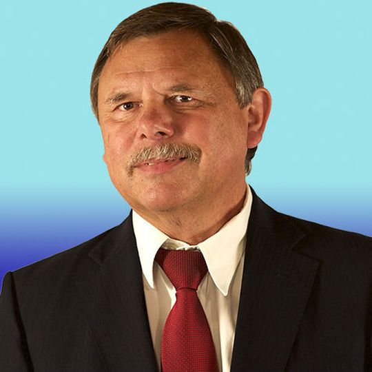 Günter Wiskot, Geschäftsführer Blafoc Black Forest Consulting GmbH, sagt: ,,Als Indiennetzwerker und Gründer zahlreicher IT-Unternehmen in Deutschland kenne ich die Risiken eines IT-Outsourcings nach Indien ganz genau. Mit dem Konzept des Start-ups Heidelsoft lassen sie sich auf ein Minimum reduzieren." Günter Wiskot, Geschäftsführer Blafoc Black Forest Consulting GmbH, sagt: ,,Als Indiennetzwerker und Gründer zahlreicher IT-Unternehmen in Deutschland kenne ich die Risiken eines IT-Outsourcings nach Indien ganz genau. Mit dem Konzept des Start-ups Heidelsoft lassen sie sich auf ein Minimum reduzieren."