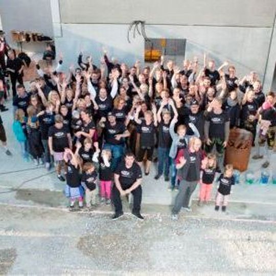 Das jährliche Sommerfest des SIP Scootershop-Teams war dieses Jahr gleichzeitig auch Richtfest für das neue Logistikgebäude. Das jährliche Sommerfest des SIP Scootershop-Teams war dieses Jahr gleichzeitig auch Richtfest für das neue Logistikgebäude.