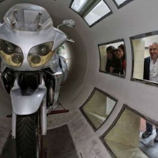 Mehr als 9.000 Besucher erlebten im Moto Guzzi Museum die legendären Maschinen und machten eine Zeitreise von 1921 bis heute. Mehr als 9.000 Besucher erlebten im Moto Guzzi Museum die legendären Maschinen und machten eine Zeitreise von 1921 bis heute.