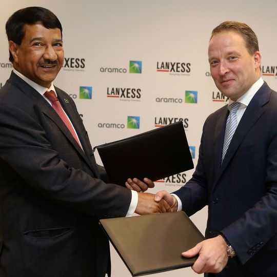Matthias Zachert, Chairman of the Board of Management of Lanxess (right), and Abdulrahman F. Al-Wuhaib, Senior Vice President Downstream of Saudi Aramco, have signed the agreement on the new Joint Venture in Cologne, Germany. Matthias Zachert, Chairman of the Board of Management of Lanxess (right), and Abdulrahman F. Al-Wuhaib, Senior Vice President Downstream of Saudi Aramco, have signed the agreement on the new Joint Venture in Cologne, Germany.