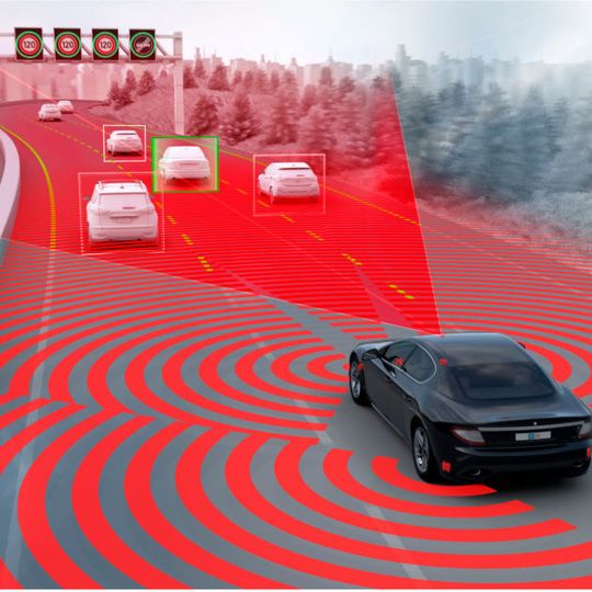 ZF TRW entwickelt ein System für den Einsatz auf mehreren Fahrspuren dessen 360-Grad-Umgebungserkennung auch automatisierte Überholvorgänge ermöglichen soll. ZF TRW entwickelt ein System für den Einsatz auf mehreren Fahrspuren dessen 360-Grad-Umgebungserkennung auch automatisierte Überholvorgänge ermöglichen soll.