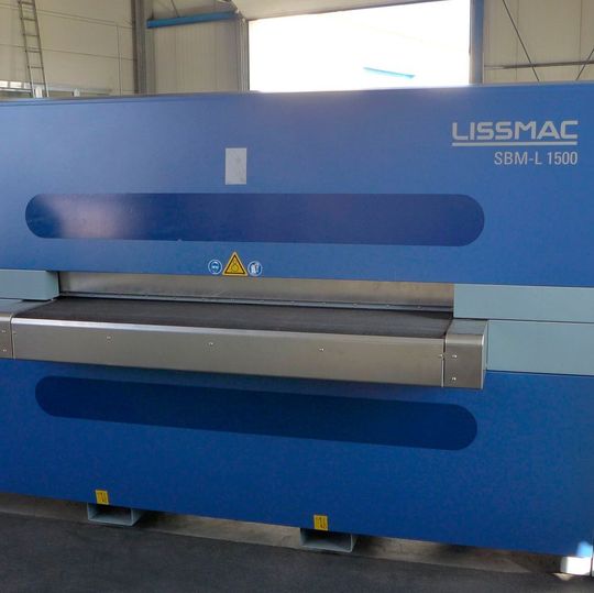 Lissmac-Entgrat- und Verrundungsmaschine SBM-L 1500 G1S2. Lissmac-Entgrat- und Verrundungsmaschine SBM-L 1500 G1S2.
