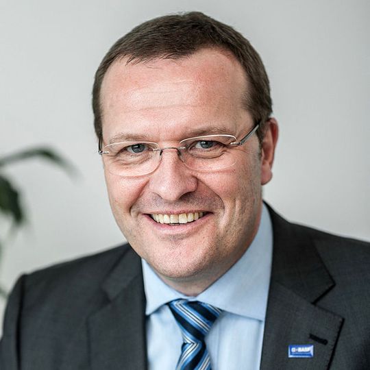 Zum 1. Oktober 2015 übernimmt Dr. Klaus Welsch (52) als President die Leitung von Engineering & Maintenance, Ludwigshafen. Zum 1. Oktober 2015 übernimmt Dr. Klaus Welsch (52) als President die Leitung von Engineering & Maintenance, Ludwigshafen.