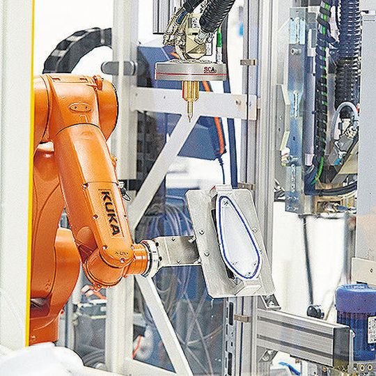 SCA zeigt neuartige Dosierzellen für das Kleben oder Dichten, die leicht in bestehende Produktionslinien integrierbar sind, wie es heißt. SCA zeigt neuartige Dosierzellen für das Kleben oder Dichten, die leicht in bestehende Produktionslinien integrierbar sind, wie es heißt.